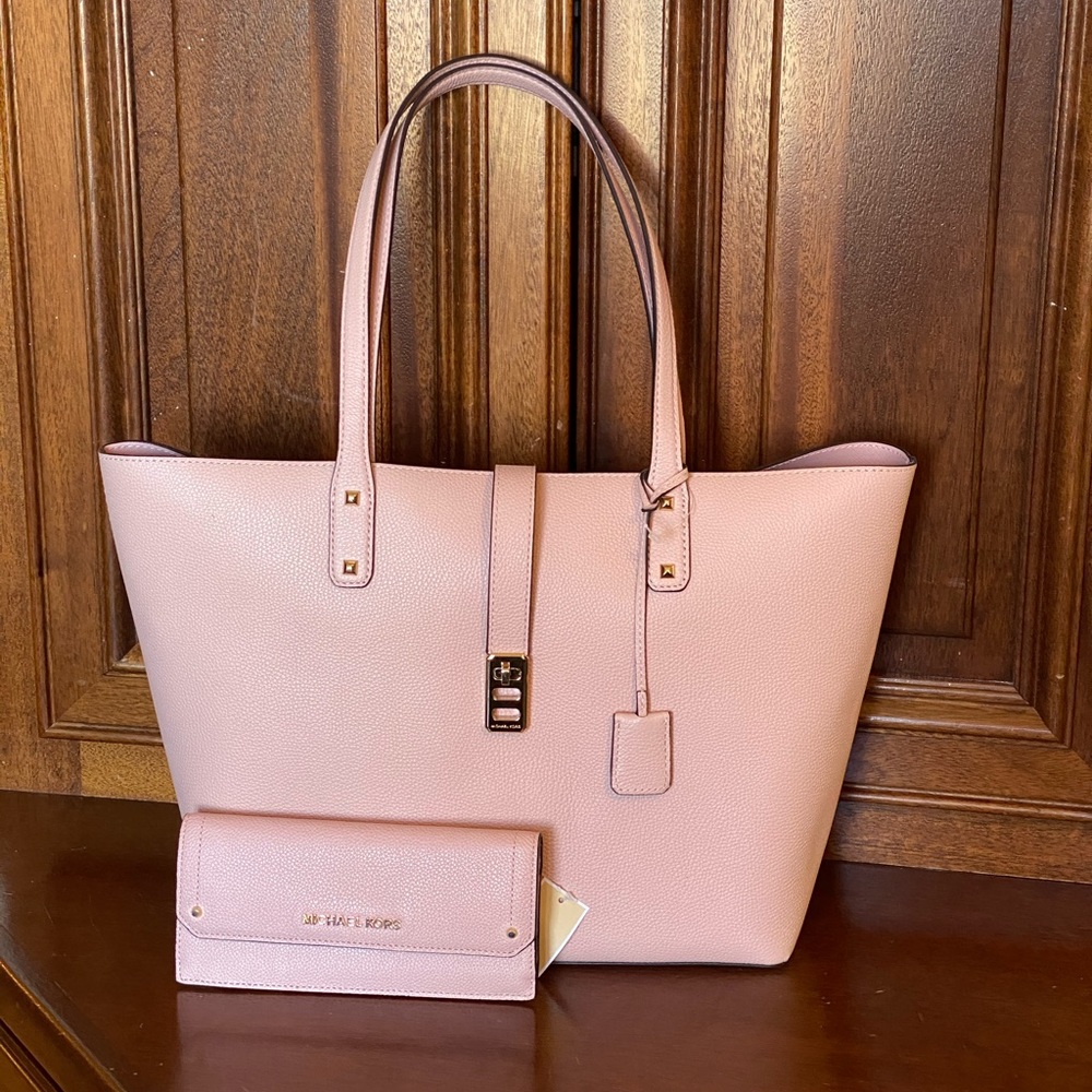 NWT Michael Kors Lg Karson bag&wallet pastel pink